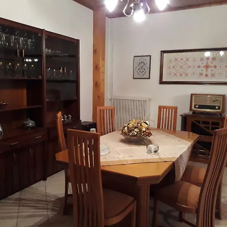 Thomas Traditional House * Pigadhisanoi