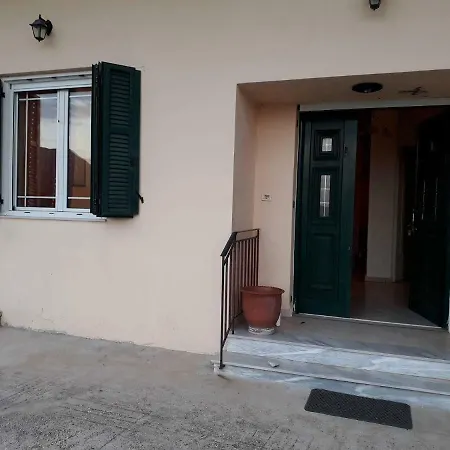Thomas Traditional House