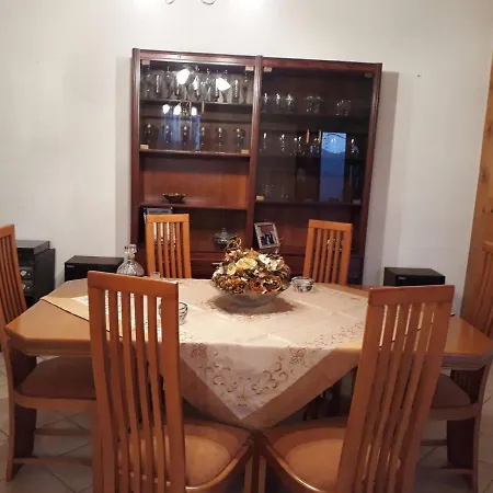 Thomas Traditional House